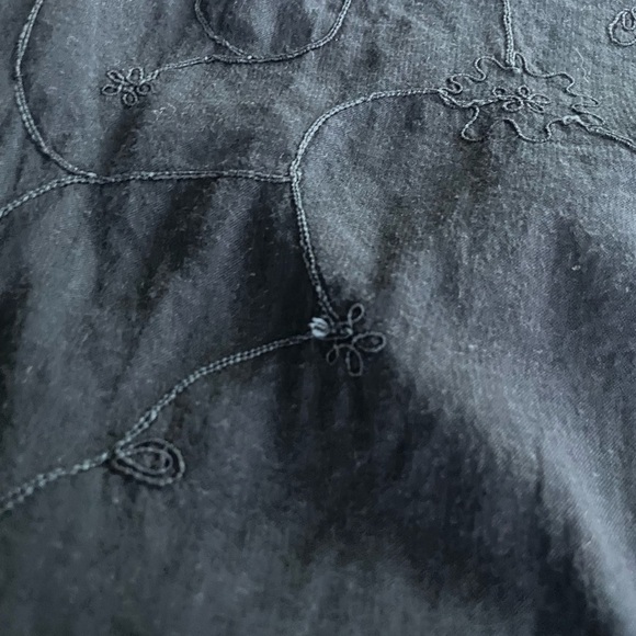 April Cornell Black Sleeveless Top Butyon Back Embroidered Size Large - Picture 4 of 8